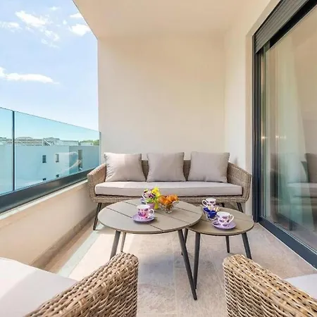 Ivo Apartment *